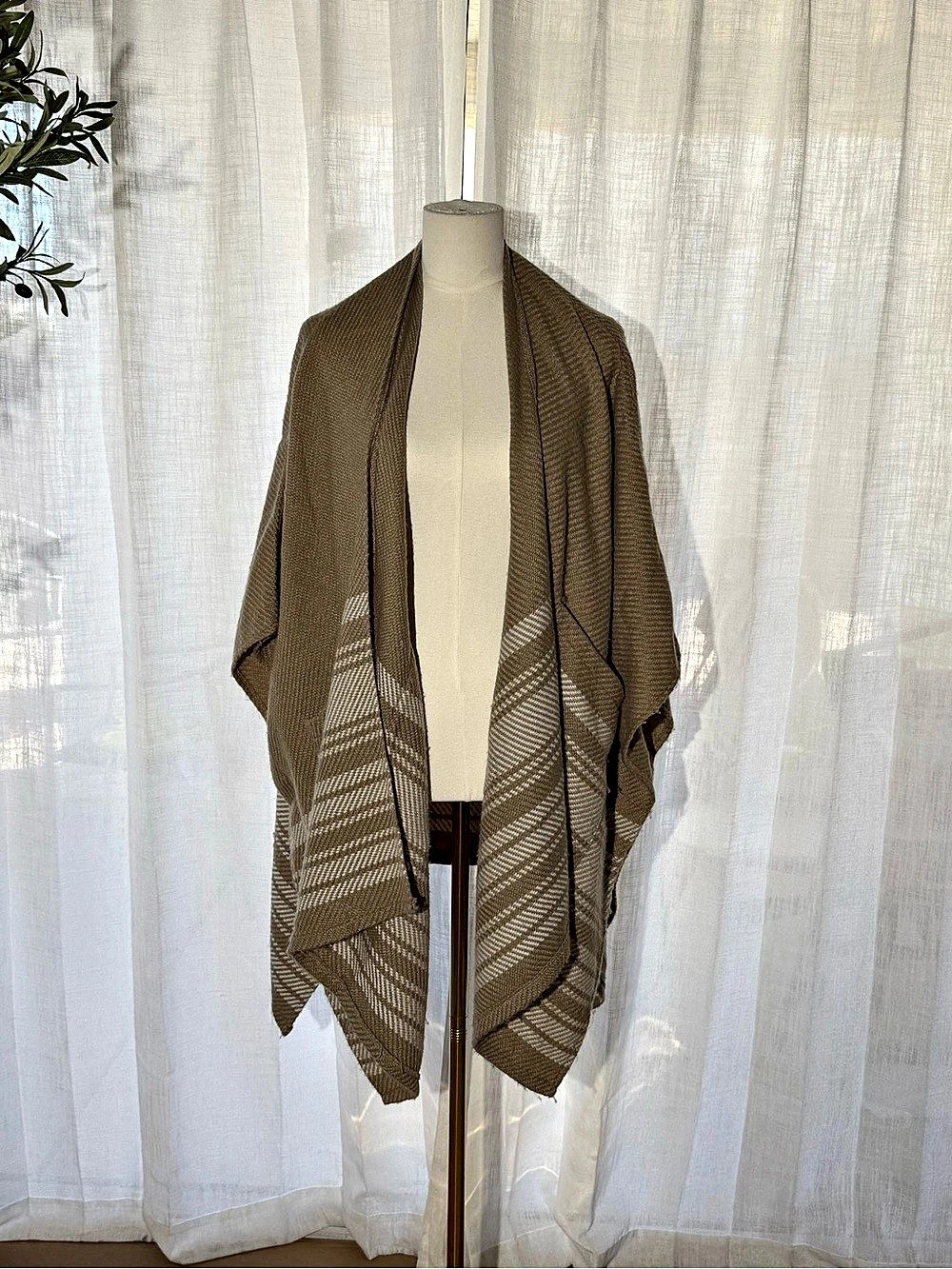 Abercrombie & Fitch Brown Knit Poncho Wrap Sweater Striped Cardigan Brown Beige